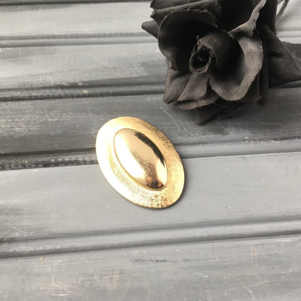 Gold Metal Collar Clip